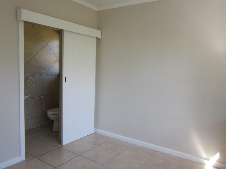 To Let 3 Bedroom Property for Rent in Beacon Bay Eastern Cape